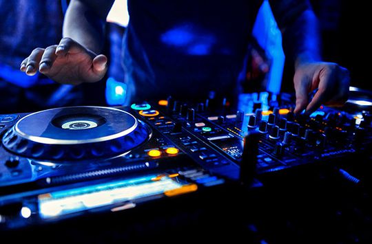 Mach deinen Traum zum Beruf – Interview mit DJ Felix Kröcher